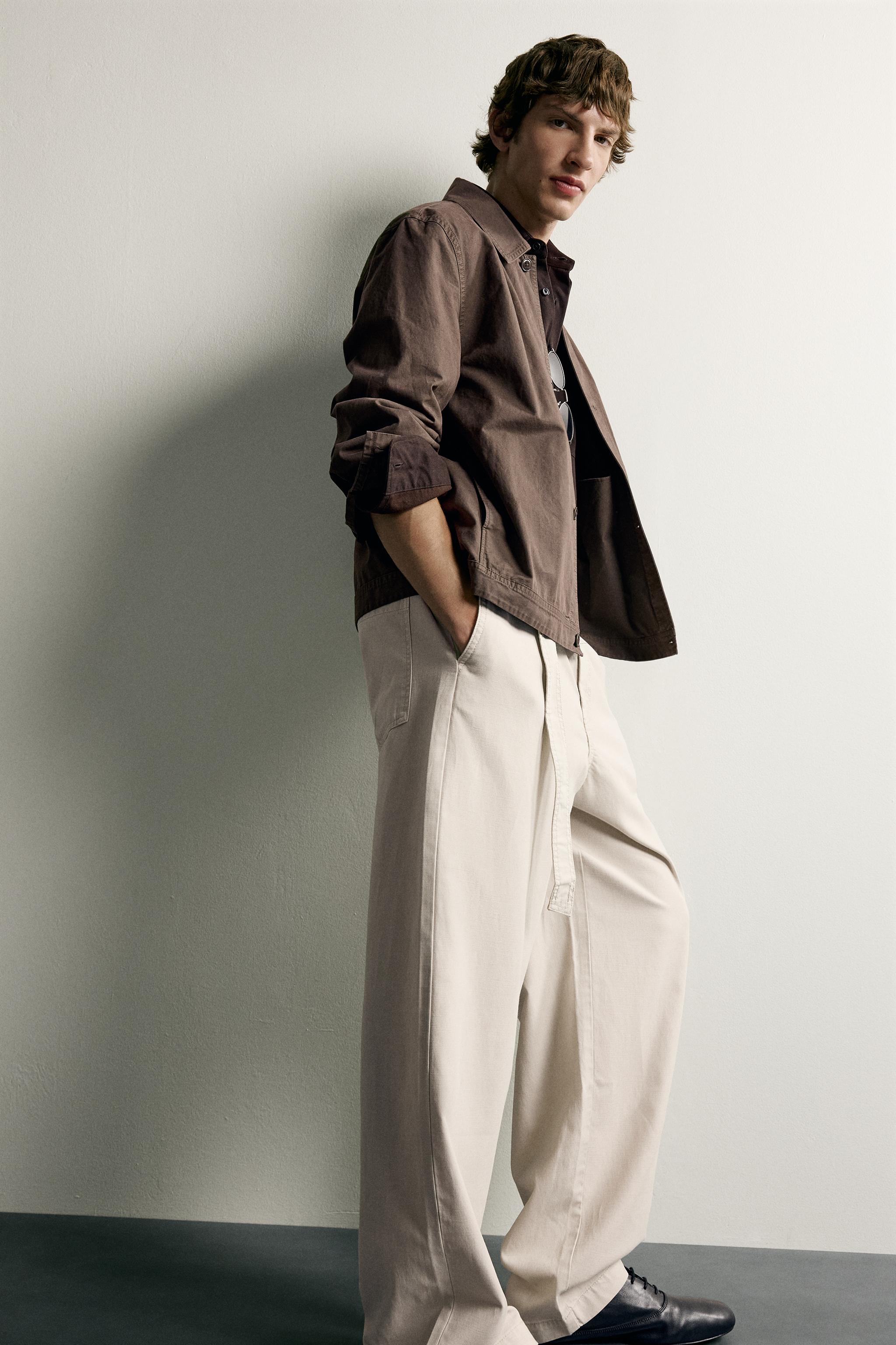 PANTALON COUPE DÉCONTRACTÉE À PLIS AVEC CEINTURE